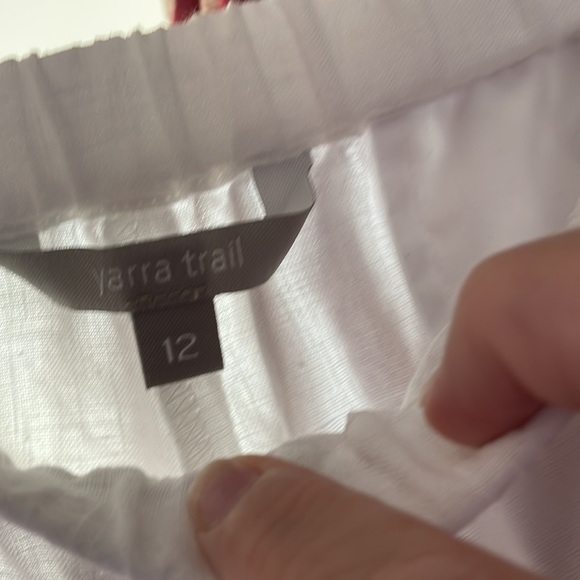 Yarra Trail size 12 3/4 white linen pants. Has pockets. Generous size - Picture 3 of 4